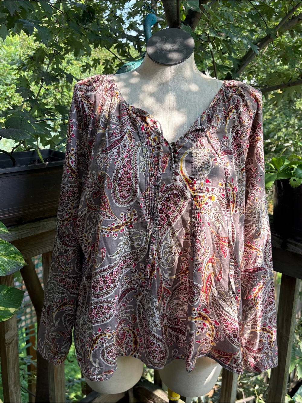 IZOD Woman Gray Paisley Long Sleeve V-Neck Button Front Blouse Women’s 2X